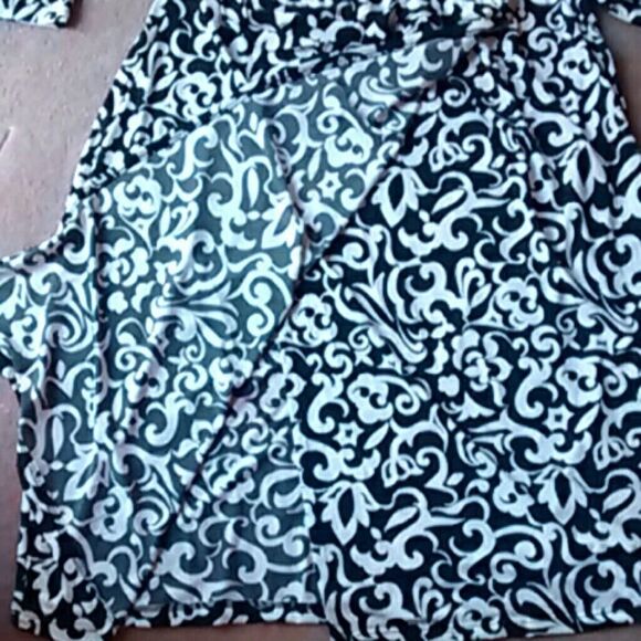 Chelsea Studio Dress  - Picture 3 of 8